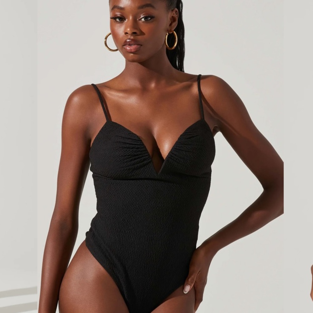 ASTR FIA crinkled body suit